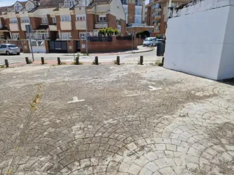 Garaje en calle Indalecio Prieto, 28
